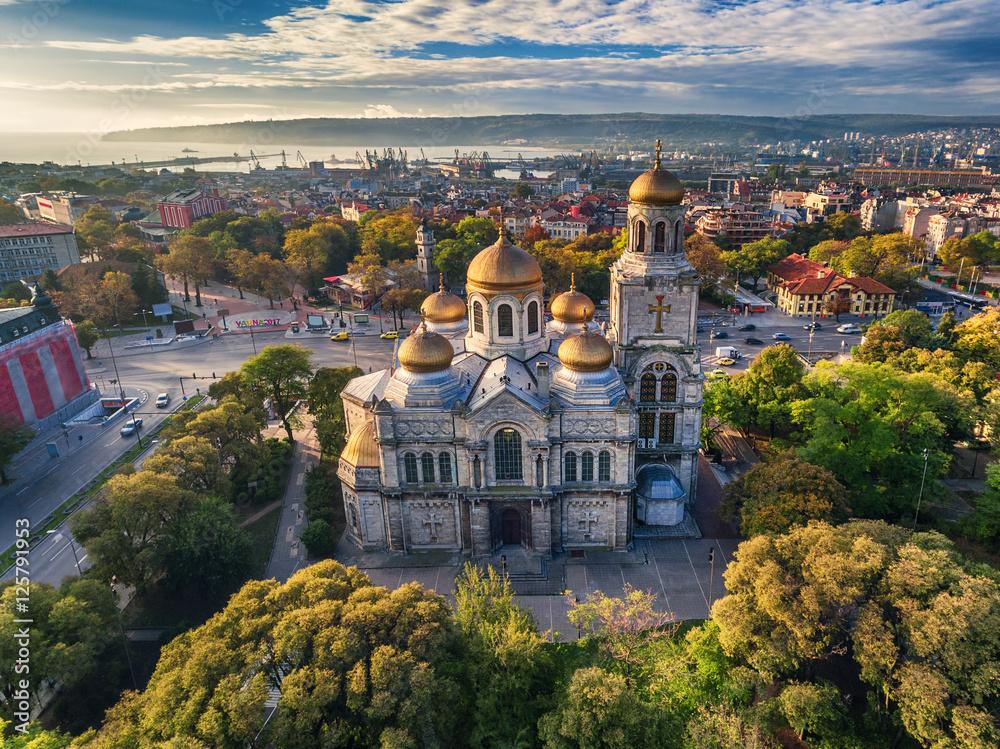 Efficiency. Transparency. Control.